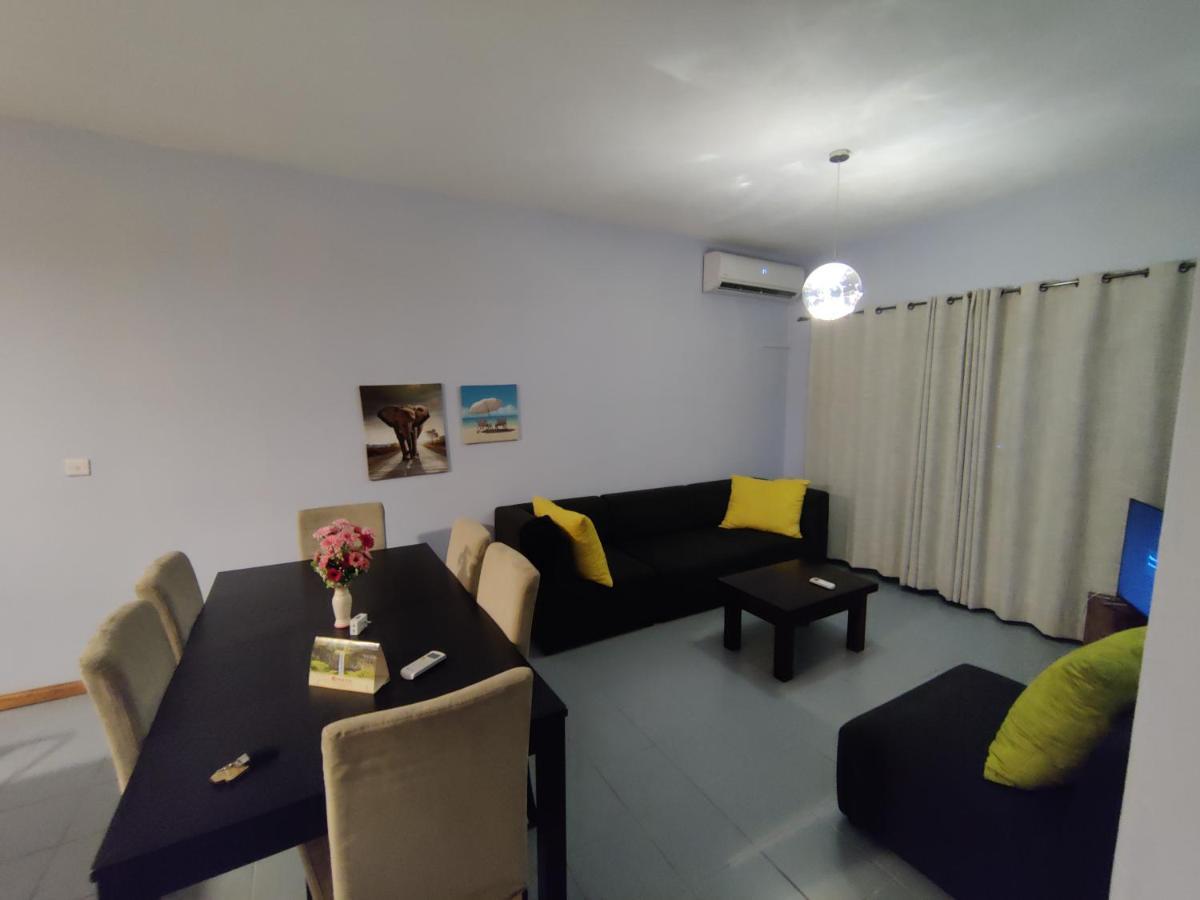 Ashiana Oceanside Apartment Flic en Flac Exterior foto