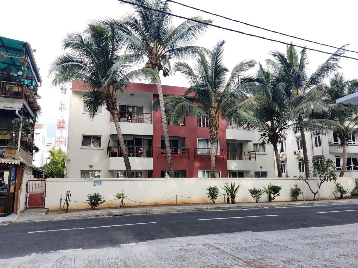 Ashiana Oceanside Apartment Flic en Flac Exterior foto